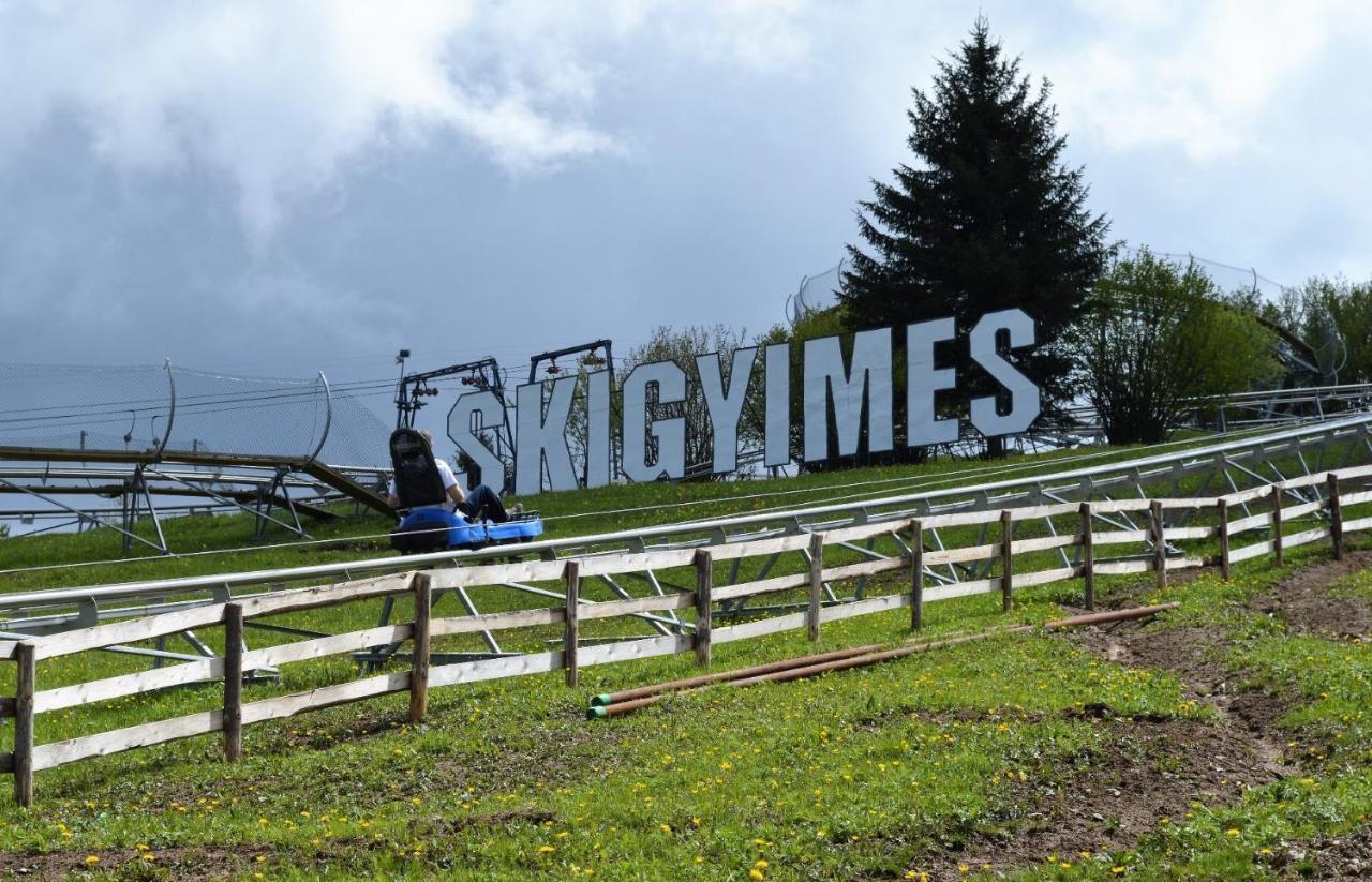 Skigyimes Guesthouse Lunca de Sus Exterior foto